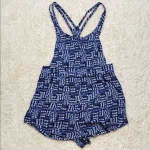 M Urban Blue and White Romper Arrow Patterned